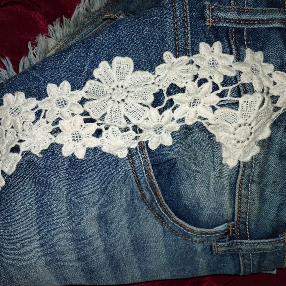 Shorts - Picture 5 of 7